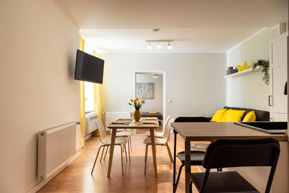 Cosy Two Br Plus Self Checkin Plus Street Parking Berlin Exterior foto