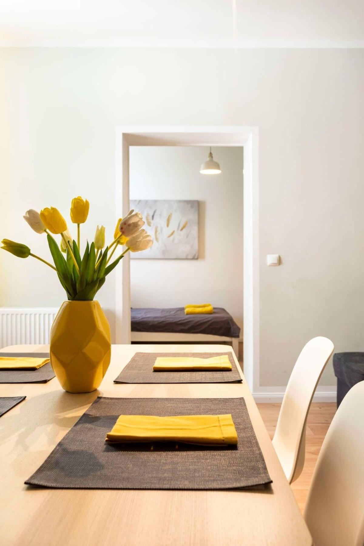 Cosy Two Br Plus Self Checkin Plus Street Parking Berlin Exterior foto