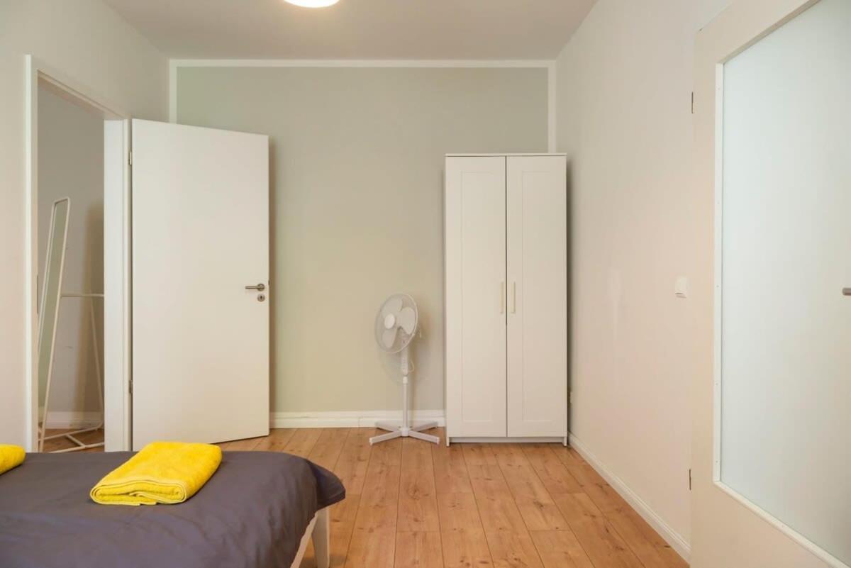 Cosy Two Br Plus Self Checkin Plus Street Parking Berlin Exterior foto